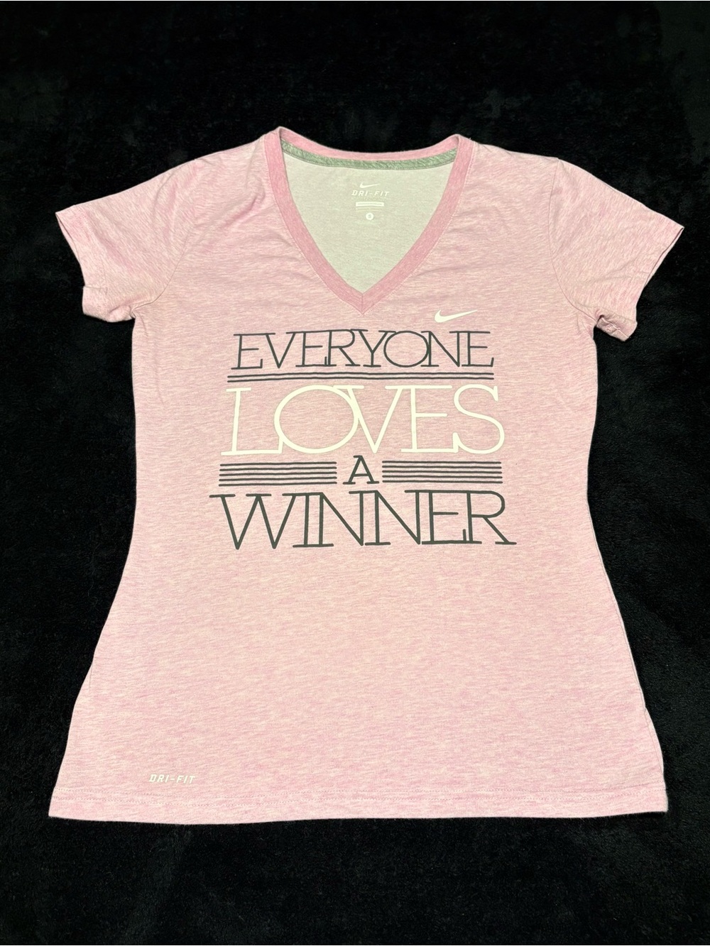 Nike Dri-fit EVERYONE LOVES A WINNER HEATHER PINK V-neck tee size women’s small